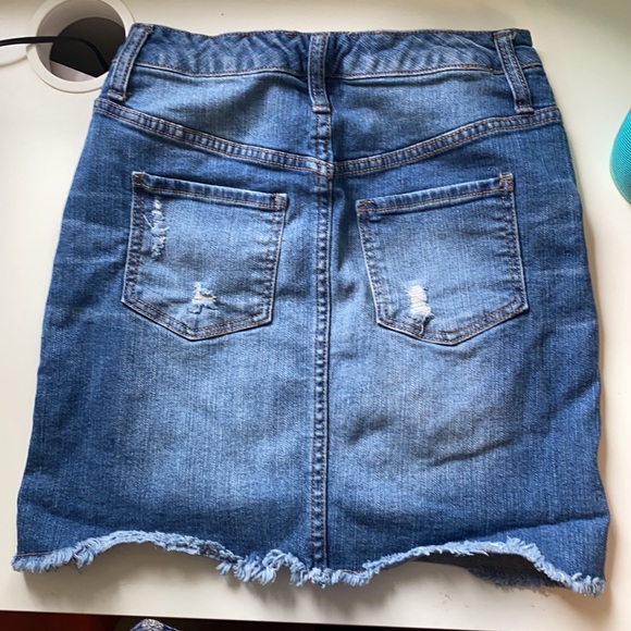Jean Skirt - Picture 2 of 3